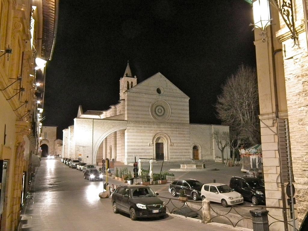 Suite Umberto I Asís Exterior foto